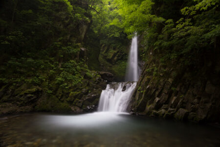 Daisentaki Falls (大山滝) in Tottori Prefecture, Japan, is one of the "One Hundred Waterfalls of Japan" (日本の滝百選, Nihon no taki hyakusen) compiled by the Japanese Ministry of the Environment in 1990. Daisentaki Falls in Tottori Prefecture, Japan