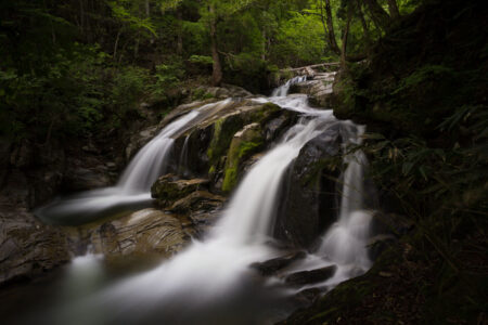 Futatsu Falls (二つの滝), or Futatsu-no taki “Two Waterfalls”, near Chizu Town in Tottori Prefecture, Japan. Waterfall Photography by Thaddeus Pope