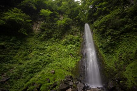 Amedaki Falls (雨滝) in Tottori Prefecture, Japan, is one of the "One Hundred Waterfalls of Japan" (日本の滝百選, Nihon no taki hyakusen) compiled by the Japanese Ministry of the Environment in 1990. Amedaki Falls in Tottori Prefecture, Japan