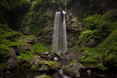 Unryu Waterfall (雲龍の滝), or Unryu-no taki “Dragon Cloud Waterfall”, near Wakasa Town in Tottori Prefecture, Japan. Unryu Waterfall, or Unryu-no taki “Dragon Cloud Waterfall”, near Wakasa Town in Tottori Prefecture, Japan