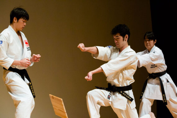 A failed Tameshiwari wood breaking attempt during a karate demonstration in Kobe, Japan.